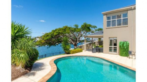 Riverfront Retreat , Family Getaway!